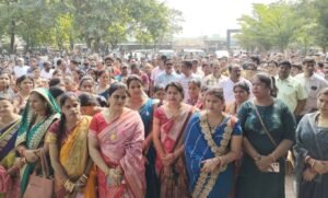 Read more about the article ତାଳଚେର ଟ୍ରକ ମାଲିକ ସଂଘର ଧର୍ମଘଟରେ ସାମିଲ ହେଲେ ପରିବାରର ମହିଳା, ବୁଧବାର ୱାଗନରେ କୋଇଲା ପରିବହନ ବନ୍ଦ ନିଷ୍ପତ୍ତି