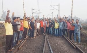 Read more about the article ତାଳଚେର ଟ୍ରକ ମାଲିକ ସଂଘର ଧର୍ମଘଟ ପ୍ରତ୍ୟାହୃତ: ୫୦ ଟଙ୍କା ବଢ଼ିଲା ଲୋକାଲ ଭଡ଼ା