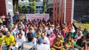Read more about the article ପବିତ୍ର ମୋହନ ପ୍ରଧାନ ମେଡ଼ିକାଲ କଲେଜରେ ବେଆଇନ ନିଯୁକ୍ତିକୁ ବିରୋଧ: ଜଗନ୍ନାଥ ଜିଏମ୍ କାର୍ଯ୍ୟାଳୟ ସାମ୍ନାରେ ଶାନ୍ତିପୂର୍ଣ୍ଣ ଗଣଧାରଣା
