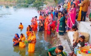 Read more about the article ନାରଣ ସାଗର କୂଳରେ ଛଟ ପୂଜା: ୩ ହଜାର ଶ୍ରଦ୍ଧାଳୁଙ୍କ ଭିଡ଼