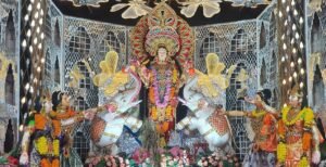 Read more about the article ୬୩ ବର୍ଷରେ ଲକ୍ଷ୍ମୀ ବଜାର ପୂଜା ମଣ୍ଡପ ସନ୍ଧ୍ୟାରେ କ୍ଷୀରୀ ହାଲୁଆର ମହକ