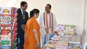 Read more about the article ଓ.ପି. ଜିନ୍ଦଲ ସ୍କୁଲରେ ଚାଲିଥିବା ପୁସ୍ତକ ମେଳା ଉଦଯାପିତ: ନିଜ ମନ ପସନ୍ଦର ବହି କିଣିଲେ ପାଠକ