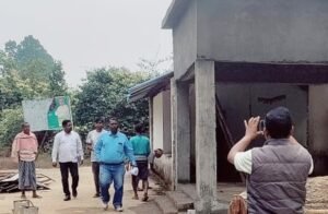 Read more about the article ପାଳଲହଡ଼ା ଗସ୍ତ କରି କାର୍ଯ୍ୟ ସମୀକ୍ଷା କଲେ ଅନୁଗୁଳ ଜିଲ୍ଲା ପ୍ରକଳ୍ପ ନିର୍ଦ୍ଦେଶକ