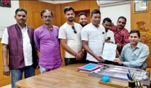 Read more about the article ସ୍ୱାସ୍ଥ୍ୟ ଶିବିର, ଆଲୋକୀକରଣ, ନଳକୂପ ସ୍ଥାପନ ଆଦି ୭ ଦଫା ଦାବି ନେଇ ଉପଜିଲ୍ଲାପାଳଙ୍କୁ ଭେଟିଲେ ରେମୁଆଁ ଗ୍ରାମ୍ୟ କମିଟ