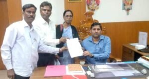 Read more about the article ତାଳଚେର ଉପଖଣ୍ଡରେ ମୋ ବସ୍ ଚଳାଚଳ ଦାବି: ମୁଖ୍ୟମନ୍ତ୍ରୀଙ୍କ ଉଦ୍ଦେଶ୍ୟରେ ତାଳଚେର ଉପଜିଲ୍ଲାପାଳଙ୍କୁ ଦାବି ପତ୍ର ଦେଲେ ସ୍ଥାନୀୟ ଲୋକେ