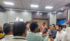 Read more about the article ସାଧାରଣ ନିର୍ବାଚନ ୨୦୨୪ ନିମନ୍ତେ ସାମ୍ବାଦିକ ସମ୍ମିଳନୀ ଡାକିଲେ ଅନୁଗୁଳ ଜିଲ୍ଲାପାଳ: ମତଦାନ ବ୍ୟବସ୍ଥା ନେଇ ଦେଲେ ସୂଚନା