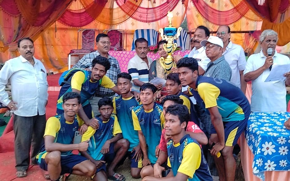 You are currently viewing ଭେଟରାନ ଫୁଟବଲ କପ୍ ୨୦୨୪: ଚାନ୍ଦ କ୍ଳବ୍, ନାଲକୋକୁ ହରାଇ ଚମ୍ପିୟାନ