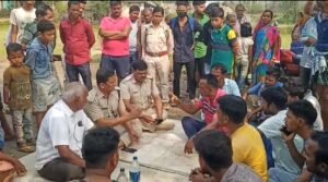 Read more about the article ହାତୀ ଆକ୍ରମଣରେ ମହିଳା ଗୁରୁତର, ବନ କର୍ମଚାରୀଙ୍କୁ ଅଟକ ରଖିଲେ ଗ୍ରାମବାସୀ