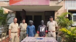 Read more about the article ମୋବାଇଲ ଚୋରି ଅଭିଯୋଗରେ ୨ ପିଚୁ ଫ୍ୟାକ୍ଟ୍ରି ଶ୍ରମିକ ଗିରଫ