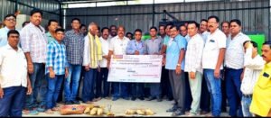 Read more about the article ହିଙ୍ଗୁଳା ସେକ୍ଟର ପୁରୁଣା ଟ୍ରକ ମାଲିକ ସଂଘ ପକ୍ଷରୁ ମା’ ହିଙ୍ଗୁଳାଙ୍କ ମନ୍ଦିରକୁ ଜେନେରେଟର ଓ ଅର୍ଥଦାନ