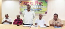 ଫାଷ୍ଟ କମ୍ ଫାଷ୍ଟ ସର୍ଭ ନୀତି ଯୋଗୁଁ କ୍ଷତି ସହୁଛନ୍ତି ତାଳଚେର ଟ୍ରକ ମାଲିକ, ପ୍ରଶାସନ ଦୃଷ୍ଟି ଦେବାକୁ ଦାବି