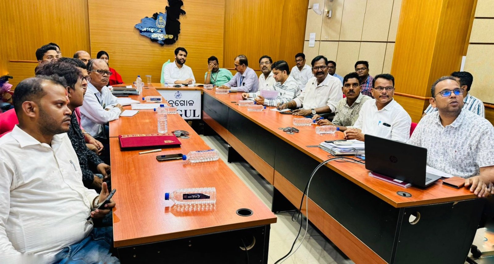 You are currently viewing ଅନୁଗୁଳରେ ଇଭିଏମ୍ ଓ ଭିଭିପାଟର ଦ୍ଵିତୀୟ ରାଣ୍ତମାଇଜେସନ ପ୍ରକ୍ରିୟା ଶେଷ