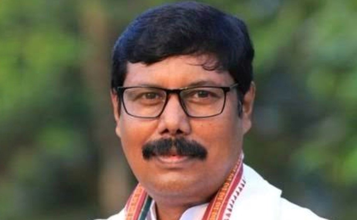 You are currently viewing ଥମୁନି ଆରୋପ ପ୍ରତ୍ୟାରୋପ: ପାଣ୍ଡିଆନ କିଏ, ତାଙ୍କ ଘର କୋଉଠି ବୋଲି ପ୍ରଶ୍ନ କଲେ ତାଳଚେର ବିଜେପି ନେତା କାଳନ୍ଦି ସାମଲ