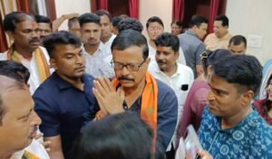 Read more about the article ଗୃହ ନିର୍ମାଣ ଅନୁମତି ଟିକସ କମାଇବା ପାଇଁ ରାଜସ୍ବ ମନ୍ତ୍ରୀଙ୍କୁ ଦାବି ପତ୍ର ଦେଲା ଅନୁଗୁଳ ସଚେତନ ନାଗରିକ ମଞ୍ଚ