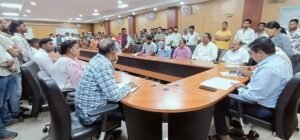 Read more about the article ପବିତ୍ର ମୋହନ ଚିକିତ୍ସାଳୟ ପରିଦର୍ଶନ କରି ସ୍ଥିତି ସମୀକ୍ଷା କରିଛନ୍ତି ଜିଲ୍ଲାପାଳ: କେବେ ଖୋଲିବ ଅପେକ୍ଷାରେ ତାଳଚେରବାସୀ