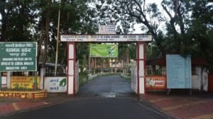 Read more about the article ଆମ୍ବୁଲାନ୍ସ ପାଇଁ ୟୁନିୟନ ନେତାଙ୍କ ଧାରଣା: ଭରତପୁର ଜିଏମ ଅଫିସ୍ ୫ ଘଣ୍ଟା ଅଚଳ