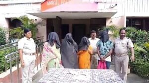 Read more about the article ଅନୁଗୁଳ ପୋଲିସ କବ୍‌ଜାରେ ଲୁଟେରା ଗ୍ୟାଙ୍ଗ: ରଥ ଯାତ୍ରାରେ ଚେନ୍ ଚୋରି କରୁଥିବା ୪ ଜଣ ଗିରଫ