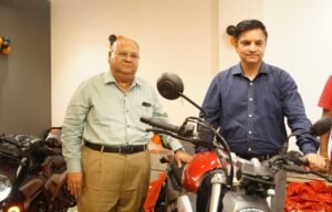 Read more about the article ଅନୁଗୁଳରେ ବଜାର ପ୍ରବେଶ କଲା ହିରୋ ବ୍ୟାଟେରୀ ସ୍କୁଟର ‘ଭିଡା’, ଥରେ ଚାର୍ଜ କଲେ ଗଡ଼ିବ ୧୧୦ ରୁ ୧୬୫ କିମି