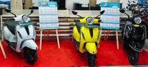 Read more about the article ଅନୁଗୁଳରେ ବଜାର ପ୍ରବେଶ କଲା ବଜାଜ୍ ଚେତକ ଇଭି ‘ଚେତକ ୨୯୦୧’, ଥରେ ଚାର୍ଜ ହେଲେ ଗଡ଼ିବ ୧୨୩ କିମି