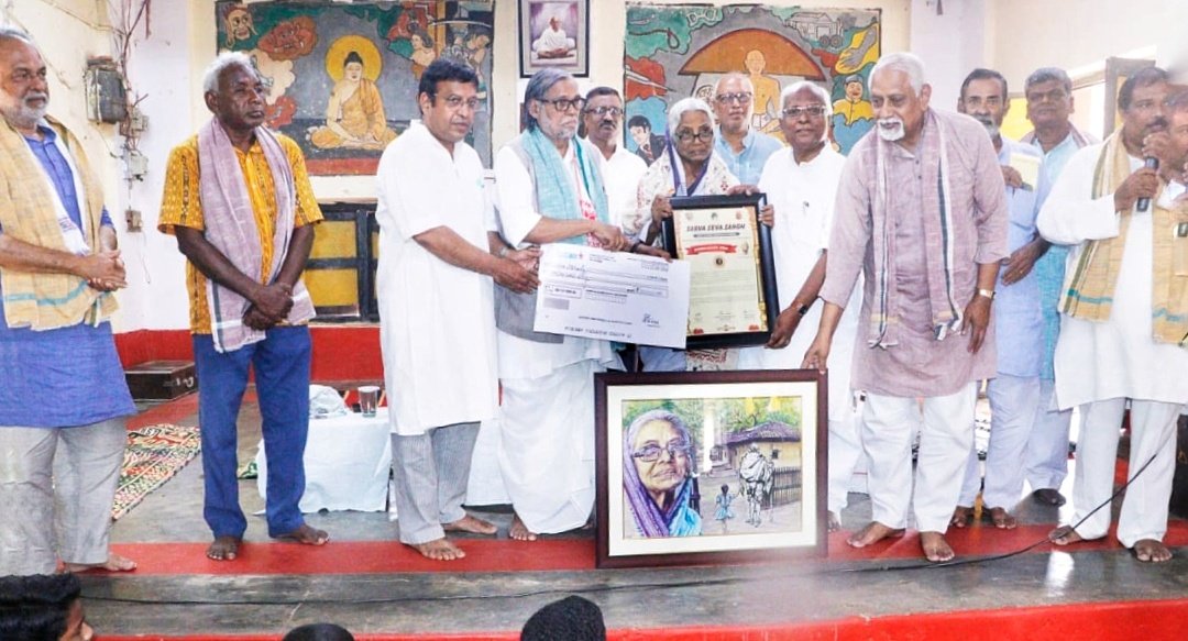 You are currently viewing ରାଷ୍ଟ୍ରୀୟ ଗାନ୍ଧୀ ପୁରସ୍କାରରେ ସମ୍ମାନିତ ହେଲେ ସମାଜସେବୀ କୃଷ୍ଣା ମହାନ୍ତି