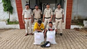 Read more about the article ଗଞ୍ଜେଇ ଚାଲାଣ କରି ବନ୍ଧା ହେଲେ ପୋଲିସ ! ଛତିଶଗଡ଼ରେ ଅନୁଗୁଳ ଟ୍ରାଫିକ ଏଏସ୍‌ଆଇ ଗିରଫ