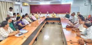 Read more about the article ଅନୁଗୁଳ ଜିଲ୍ଲା ମୁଖ୍ୟ ଚିକିତ୍ସାଳୟ ପରିଦର୍ଶନ କଲେ ବିଧାୟକ: ବୁଝିଲେ ରୋଗୀଙ୍କ ସୁବିଧା ଅସୁବିଧା