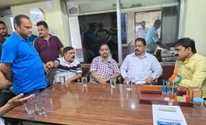 Read more about the article ଟ୍ରକ ଲୋଡିଂ ବନ୍ଦ ବିବାଦ, ବିଧାୟକଙ୍କ ହସ୍ତକ୍ଷେପ ପରେ ତୁଟିଲା ସମସ୍ୟା