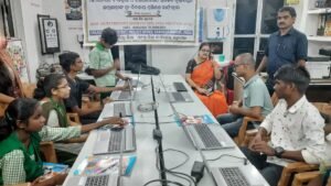 Read more about the article ଲ୍ୟାପଟପର ବ୍ୟବହାର ଓ ଯତ୍ନ ସମ୍ପର୍କିତ ତାଲିମ ନେଲେ ଦୃଷ୍ଟିବାଧିତ ଛାତ୍ରଛାତ୍ରୀ