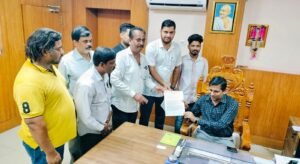 Read more about the article ରେଳ ୱାଗନ ଯୋଗେ କୋଇଲା ପରିବହନ ବେଳେ ପାଲ ଭିଡ଼ିବାକୁ ଦାବି: ଉପଜିଲ୍ଲାପାଳଙ୍କୁ ଦାବିପତ୍ର ପ୍ରଦାନ କଲା ମହାନଦୀ କୋଇଲା ଠିକା ଶ୍ରମିକ କଂଗ୍ରେସ