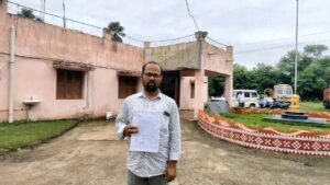 Read more about the article ଦୁର୍ଘଟଣାରେ ଛାତ୍ରଙ୍କ ମୃତ୍ୟୁ, କଲେଜର ଅବହେଳାକୁ ନେଇ ଅଭିଯୋଗ କଲେ ପରିବାର ଲୋକ