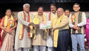 Read more about the article ଅଶୋକ ମାଣ୍ଡୋଠିଆ ସର୍ବାଧିକ ଟିକସଦାତା ଭାବେ ପୁରସ୍କୃତ