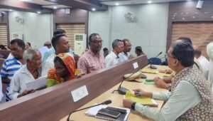 Read more about the article ଅନୁଗୁଳରେ ଜନ ଶୁଣାଣି କାର୍ଯ୍ୟକ୍ରମ ଆୟୋଜିତ: ୩୫ଟି ଅଭିଯୋଗ ଦାଖଲ