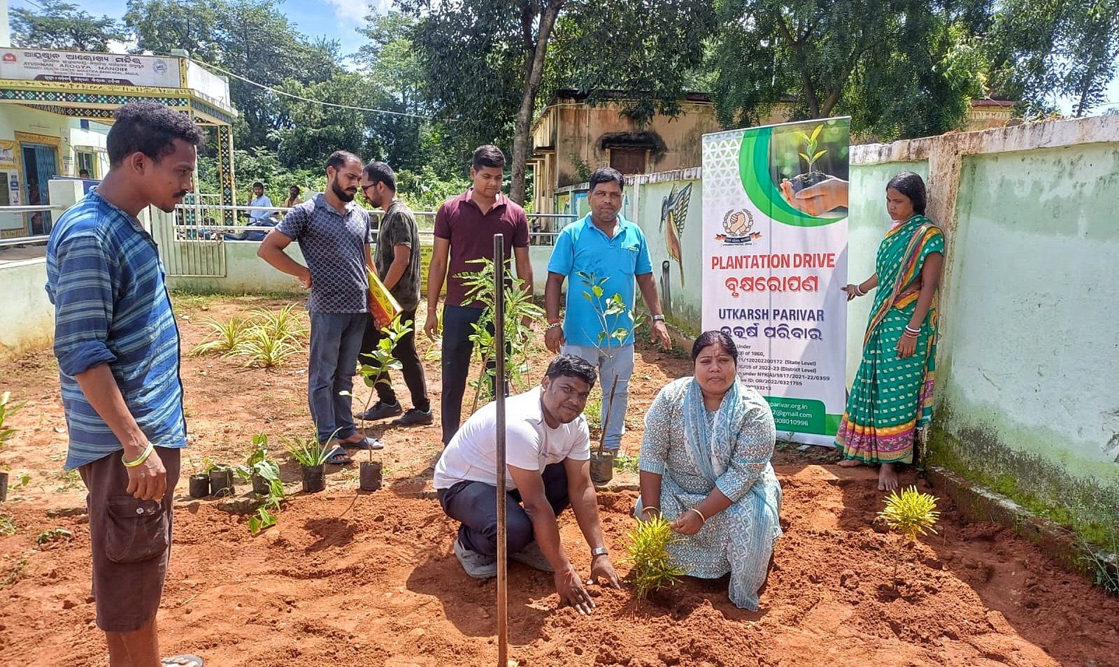 You are currently viewing ଆୟୁଷ୍ମାନ ଆରୋଗ୍ୟ ମନ୍ଦିର ପ୍ରାଙ୍ଗଣରେ ଔଷଧୀୟ ବୃକ୍ଷରୋପଣ