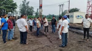 Read more about the article ଭଡ଼ା ବୃଦ୍ଧି ଦାବି: କୋଇଲା ଟ୍ରକ ମାଲିକ ସଂଘର ଆନ୍ଦୋଳନ ତୃତୀୟ ଦିନରେ