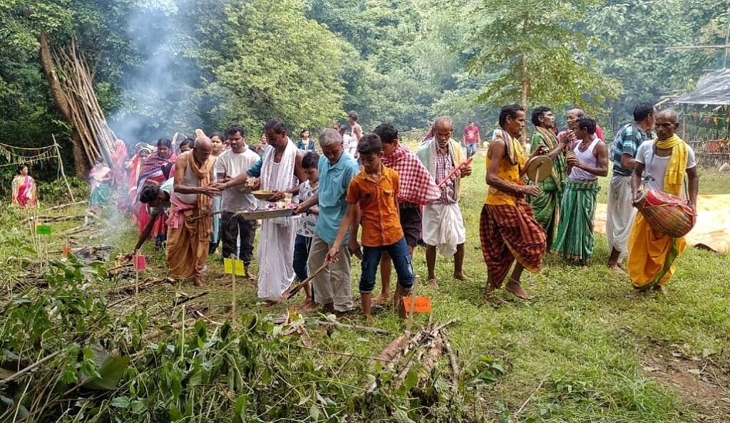 ଇନ୍ଦ୍ରଙ୍କୁ ସନ୍ତୁଷ୍ଟ କରିବାକୁ କଂଜା ଗାଁରେ ଗିରି ଗୋବର୍ଦ୍ଧନ ପୂଜା ଆୟୋଜିତ