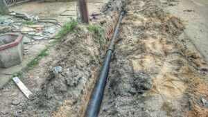 Read more about the article ଅନୁଗୁଳ ଜିଲ୍ଲା ଜନସ୍ବାସ୍ଥ୍ୟ ବିଭାଗର ହୁଙ୍କା ପିଟା କାମ! ମାତ୍ର ଫୁଟେ ଖୋଲି ବିଛାଉଛି ପାଣି ପାଇପଲାଇନ, ଭୟଙ୍କର ବିପଦକୁ ଦେଉଛି ନିମନ୍ତ୍ରଣ!