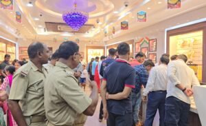 Read more about the article କୋଇଲା ନଗରୀ ତାଳଚେରର ବିଭିନ୍ନ ସୁନା ଗହଣା ଦୋକାନରେ ଚଢ଼ାଉ, ଲକ୍ଷାଧିକ ଟଙ୍କାର ଜରିମାନା ଆଦାୟ