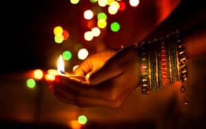 Read more about the article ଅନୁଗୁଳରେ ଆଲୋକର ପର୍ବ ଦୀପାବଳୀ, କଟକଣା ଯୋଗୁଁ ବାଣ ବିକ୍ରି ୩୦ ପ୍ରତିଶତ କମିଲା