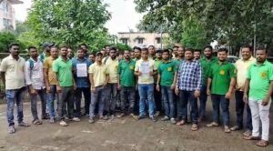 Read more about the article ୧୧ ଦଫା ଦାବିରେ ଜିଲ୍ଲାପାଳଙ୍କୁ ଦାବି ପତ୍ର ଦେଲେ ଅଲ୍ ଓଡ଼ିଶା ୧୦୮ ଆମ୍ବୁଲାନ୍ସ କର୍ମଚାରୀ