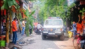 Read more about the article ଦୋକାନ ପିଲାଙ୍କ ମାଡ଼ରେ କନିଷ୍ଠ କିରାଣୀ ଓ ତାଙ୍କ ସ୍ତ୍ରୀ ଆହତ