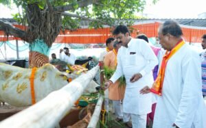 Read more about the article ଶ୍ରୀ ଗୋପାଳ ଗୋଶାଳାରେ ଗୋପାଷ୍ଟମୀ ପାଳିତ, ଗୋହତ୍ୟା ସମ୍ପୂର୍ଣ୍ଣ ବନ୍ଦ କରିବାକୁ ଆହ୍ୱାନ