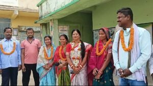 Read more about the article ବନ୍ତଳା ସରପଞ୍ଚଙ୍କ ନାମରେ ଅନାସ୍ଥା ପ୍ରସ୍ତାବ, ଭୋଟ ବେଳେ କେନ୍ଦ୍ରରେ ଦେଖାଦେଲେନି ୱାର୍ଡମେମ୍ବର
