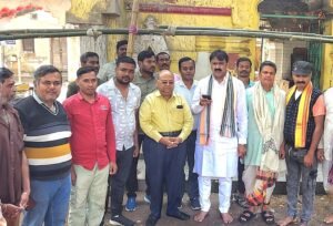 Read more about the article ମଦନ ମୋହନ ମନ୍ଦିରର ପୁନରୁଦ୍ଧାର କାମ ଅନୁଗୁଳ ବିଧାୟକଙ୍କ ଦ୍ଵାରା ଆରମ୍ଭ