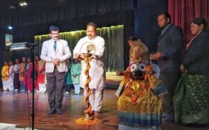 Read more about the article ଅନୁଗୁଳ ଓଡ଼ିଏମ ସ୍କୁଲର ବାର୍ଷିକ ଉତ୍ସବ “ସ୍ପେକ୍ଟ୍ରା ” ଉଦଘାଟିତ