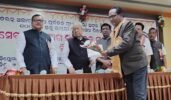 ବାଜପେୟୀଙ୍କ ୧୦୦ ତମ ପୁଣ୍ୟ ତିଥି: ବରିଷ୍ଠ ସାମ୍ବାଦିକ ଧୀରମୋହନ ରାୟଙ୍କୁ ଅଟଳ ସେବାରତ୍ନ ସମ୍ମାନ