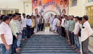 Read more about the article ମହନାୟକଙ୍କୁ ଶେଷ ବିଦାୟ: ପୂର୍ବତନ ପ୍ରଧାନମନ୍ତ୍ରୀ ମନମୋହନ ସିଂହଙ୍କୁ ଶ୍ରଦ୍ଧାଞ୍ଜଳି ଜଣାଇଲେ ଅନୁଗୁଳ ଜିଲ୍ଲା କଂଗ୍ରେସ କର୍ମକର୍ତ୍ତା