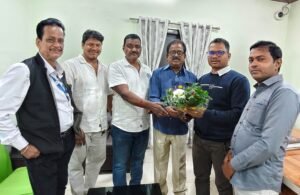 Read more about the article ବିଭିନ୍ନ ଅଧିକାରୀଙ୍କୁ ଭେଟି ନୂଆ ବର୍ଷର ଶୁଭେଚ୍ଛା ଜଣାଇଲେ ବଅଁରପାଳ ବ୍ଲକ ସାମ୍ବାଦିକ ସଂଘ ସଦସ୍ୟ