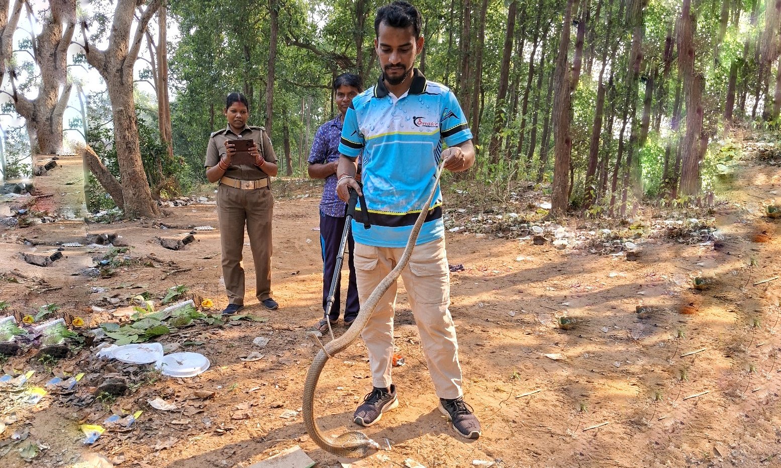 You are currently viewing କୂଅରୁ ନାଗ ସାପ ଉଦ୍ଧାର