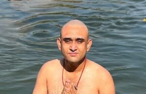 Read more about the article ସୌମ୍ୟରଞ୍ଜନ ରାଜନୀତି ଛାଡିଲେ  ଲଣ୍ଡା ହୋଇ ପାପର ପ୍ରାୟଶ୍ଚିତ କଲେ