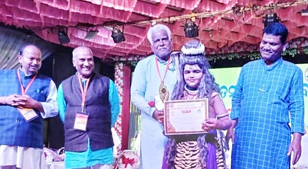 You are currently viewing ଆମ୍ବମୁଣ୍ଡା ସରସ୍ବତୀ ଶିଶୁ ବିଦ୍ୟା ମନ୍ଦିରର ବାର୍ଷିକ ଉତ୍ସବ: ଶିଶୁ ମନ୍ଦିର ଏକ ସାମାଜିକ ଆଦର୍ଶ ଚେତନା କେନ୍ଦ୍ର ସହ ମଣିଷ ତିଆରି କାରଖାନା: ରୁଦ୍ର ନାରାୟଣ ପାଣି